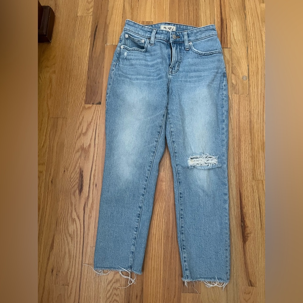 Madewell Jeans 26 Petite Curvy Petite Perfect Vintage High Rise. Torn & frayed.